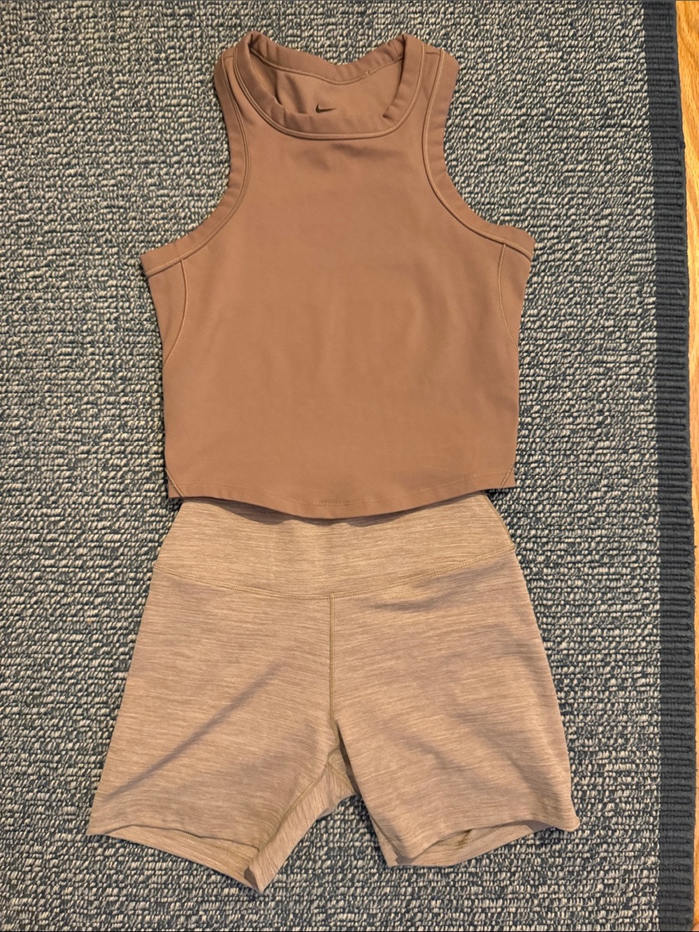 Nike One Dri-Fit tank top/shorts workout set - tan - size small